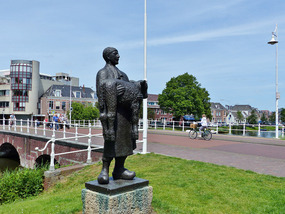 Statue