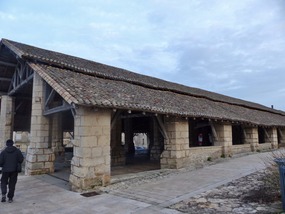 Ancient covered market - Couhe