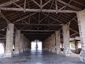 market hall Couhe