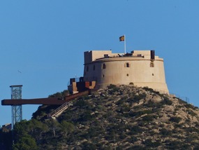 Castle-Aguilas-with lift