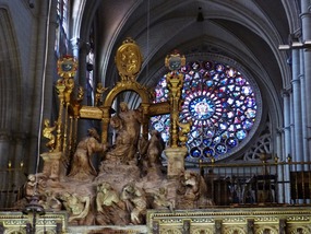 Rose window behind Choir
