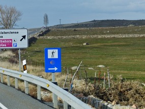 Dry stone granite walls and Camino