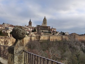 View back along walls-Segovia
