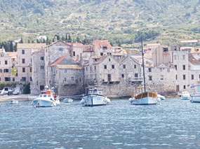 Approaching Komiza