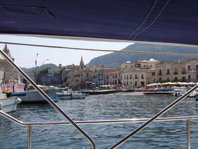 02 Haventje van isola Lipari
