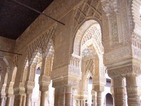 Alhambra: prachtig houtsnijwerk