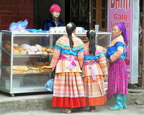 Vietnamese Version Of Deb/Christine/Kim