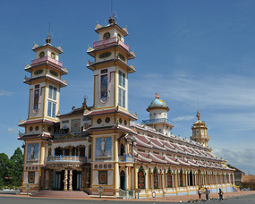 Cao Dai- Great Divine Temple