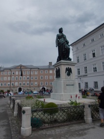 Mozart Statue