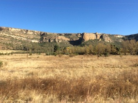 Scenic rock cliffs en route to Clarens