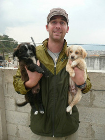Aaron with the perritos - Toby and Roy