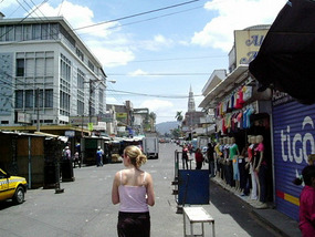 Wandering through San Salvador's central market