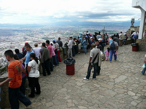 Hard to find a lookout point with all the people