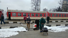 Narrow gauge railway pulling into Bansko