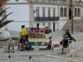 Sitio, local fruit and nut seller