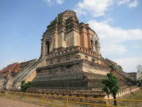 wat chedi luang: stupa
