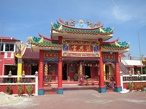 temple in kampong cina