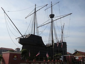 flora de lamar (portuguese replica ship)