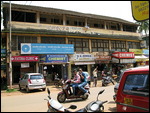 Shops and hotel above - Calangute