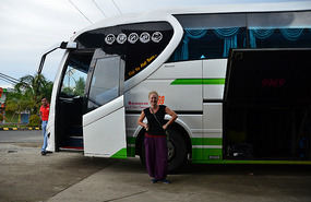Backpacker's Ride. Expressbuss von "Dyana".