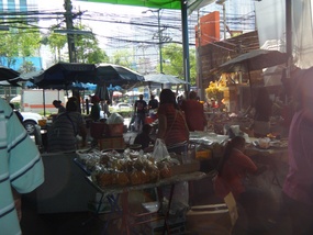 Market in Kho San Road Area