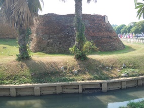 Wall Ruins