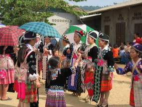 254. Hmong traditional clothes