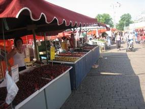 3 Beautiful fruit for sale at harbor market