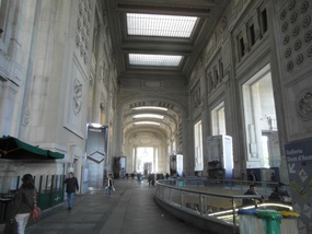 Entrance hall at Milan RS station 