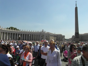 The few rows behind us in the square