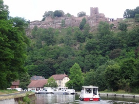 On the canal at Lutzelbourg 