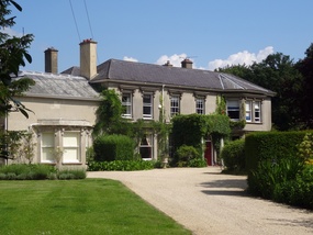 D & K's Peterley Manor