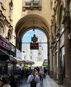 1st glimpse of duomo from shopping arcade.