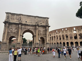 Walk via Colosseum to Roman Forum