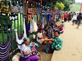 Ladies Goroka Bilum (string bags) sales